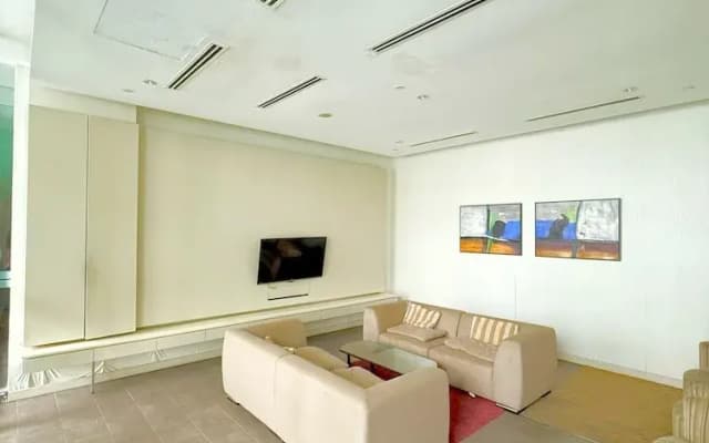 Crystal Suites At Ramada Hotel
