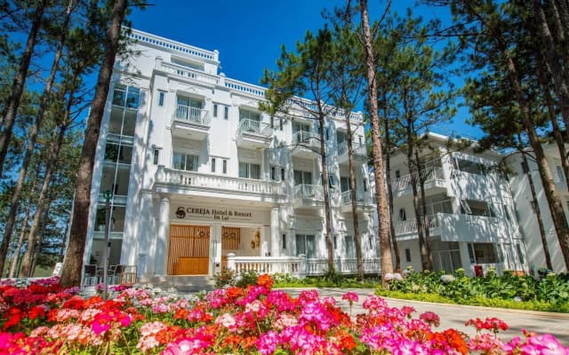 CEREJA Hotel & Resort Da Lat