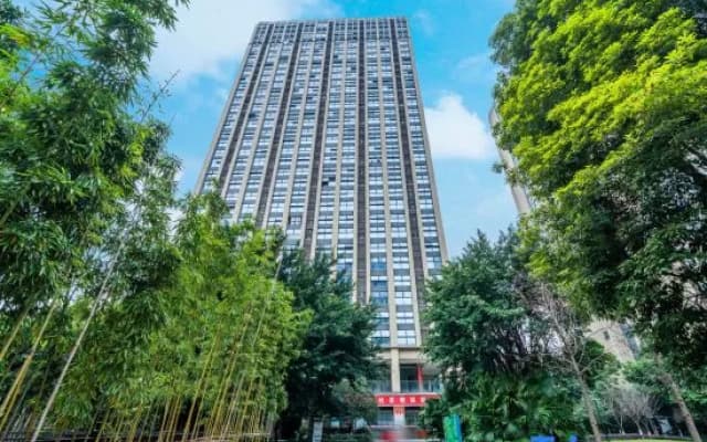 Chongqing Houhuang Hotel (University Town Weidianyuan Subway Station)