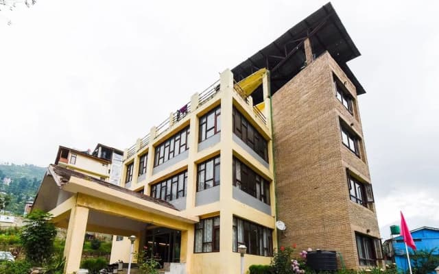 Oyo 1428 Hotel Sitara International