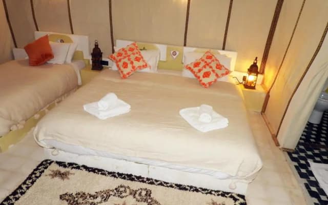Room in Lodge - Sleep In Luxury Tent In Desert !