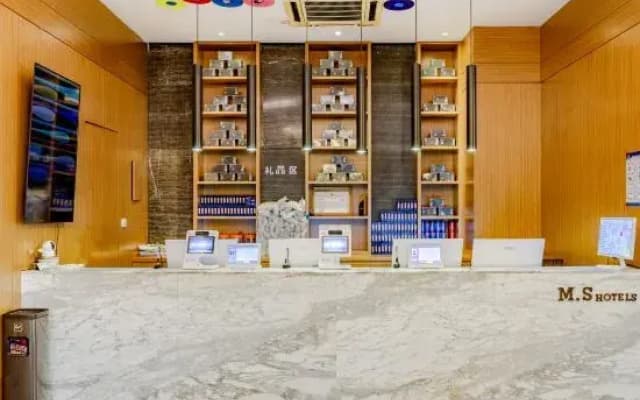 Meisu • Flower Hot Spring Hotel (Wuhu Pedestrian Street Binjiang Branch)
