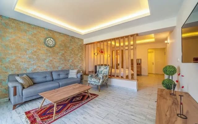 Nakas Suites