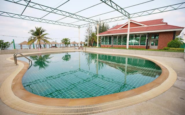 Metro Sand and Sea Resort. (SHA Extra Plus)