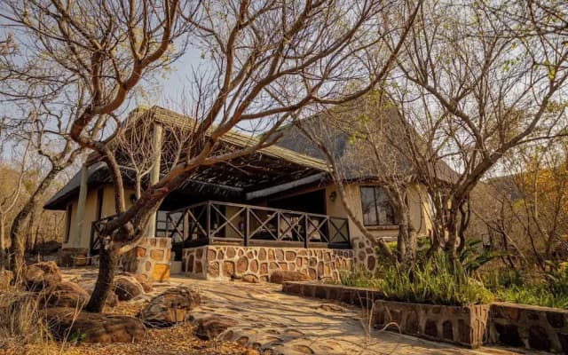 Room in Guest Room - Mmakuba Private Game Lodge, Deluxe Chalet 8B