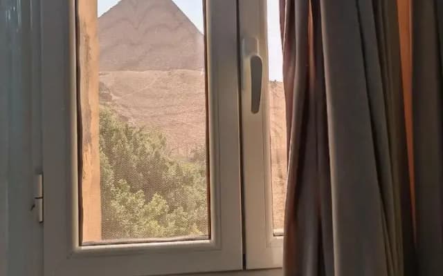 Crystal pyramid inn