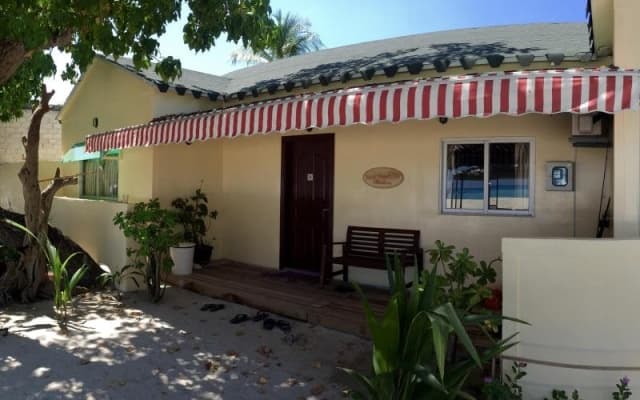 Luau Beach Inn
