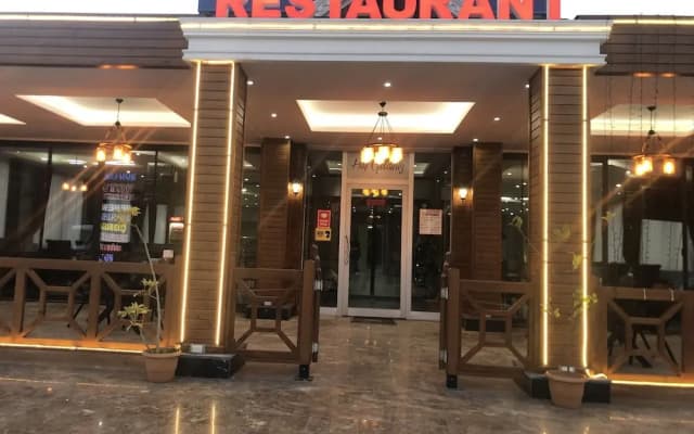 Grand Kum Boutique Hotel Restaurant