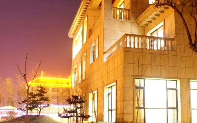Tarshan Hotel
