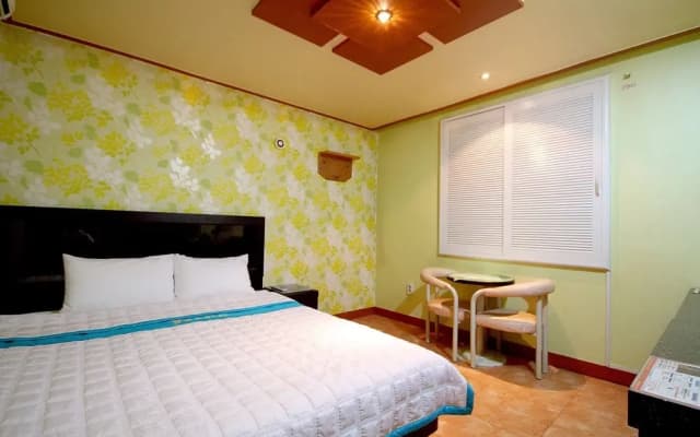 Changwon Palyongdong Hotel TT
