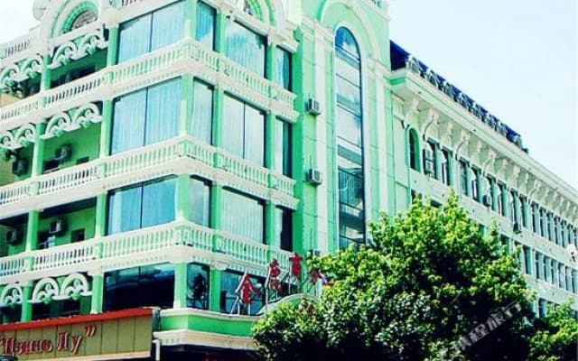 Jinlu Business Hotel (Heihe Riverside)