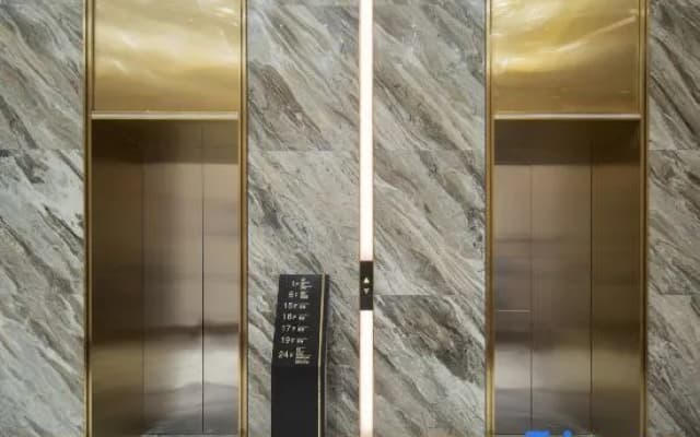 XANA Deluxe Hotel (Fangchenggang High-speed Railway Station Administrative Center)