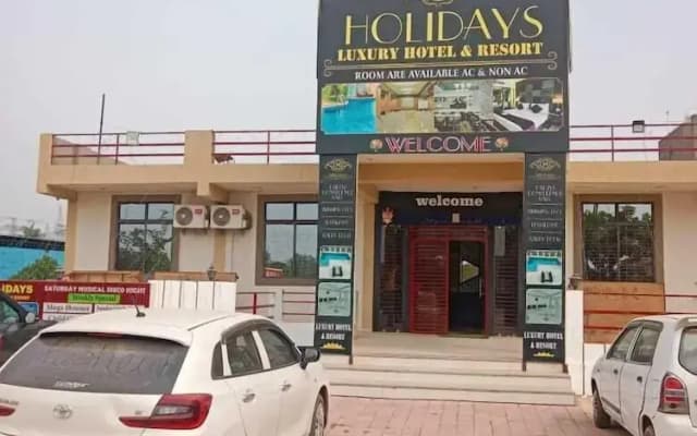Holidays Luxury Hotel & Resort