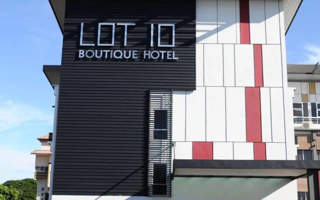 Lot 10 Boutique Hotel