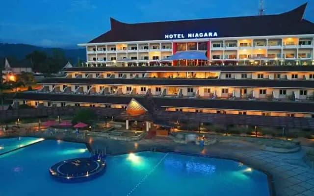 Niagara Hotel Lake Toba & Resorts