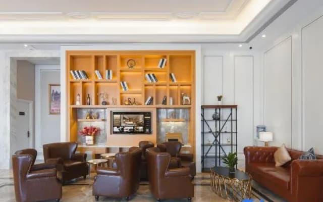 Vienna International Hotel (Shanxian Huxi Park)