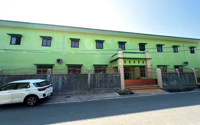 Hotel O Kost Gowa Near Gowa