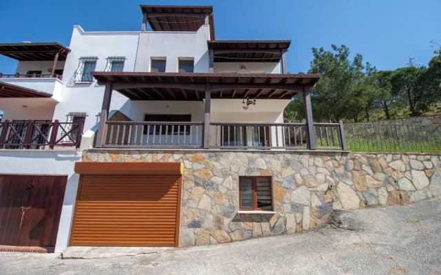 Villa Bambaska