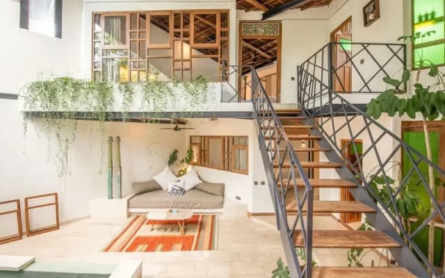 Contemporary 2-br Art Deco Villa, 800m to the Beac