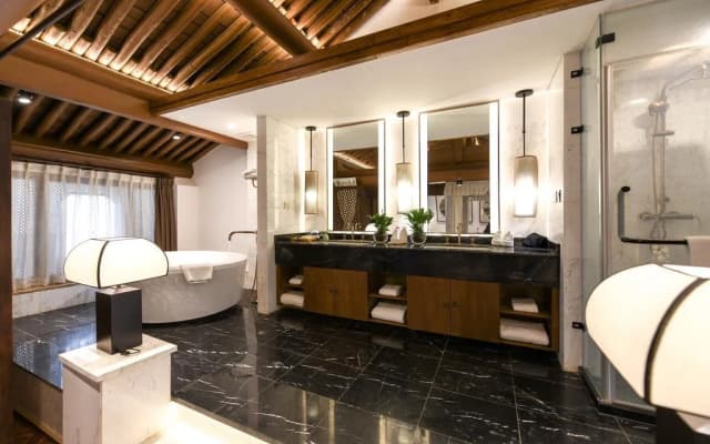 Water Hotel Pingyao
