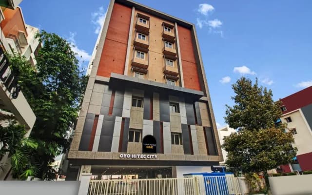 Super OYO Townhouse OAK Oyo Hitec City
