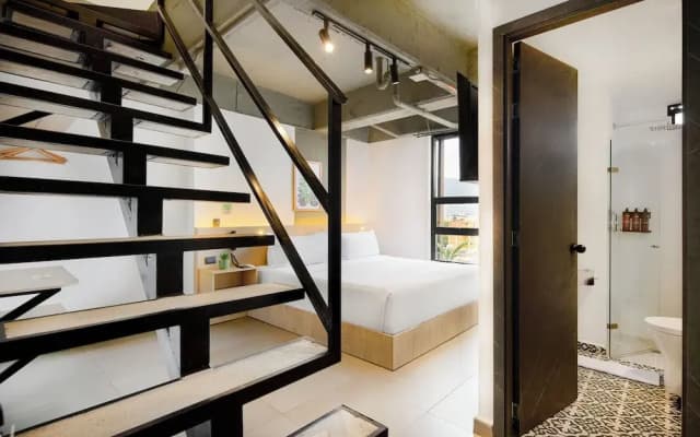 Hotel Attic 33