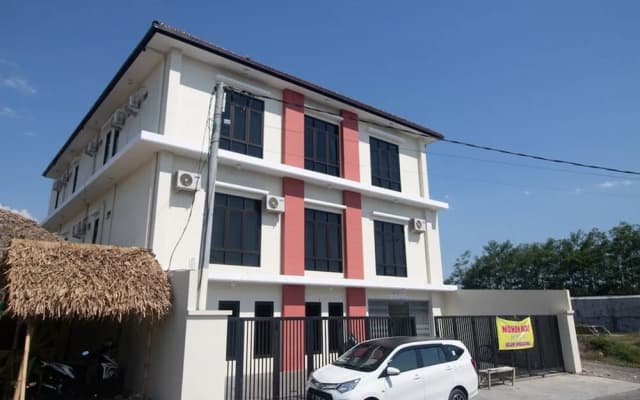 RedDoorz Syariah @ Hotel 91 Jember