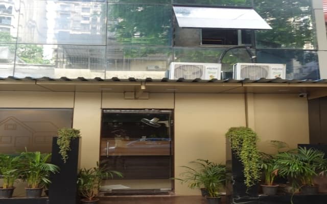 Hotel Wind Flower Regency - Near Kokilaben Hospital