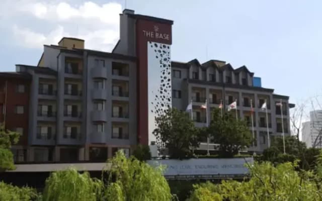 Hotel The Base