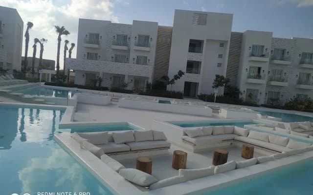 Tanoak Hotel
