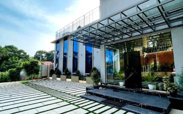 Miracle Hotel And Resorts