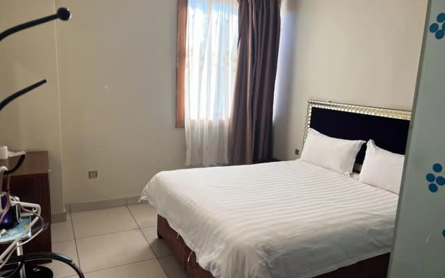 Shengtang Business Hotel