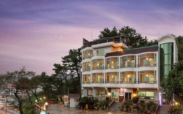 Geoje Sunbeach Pension
