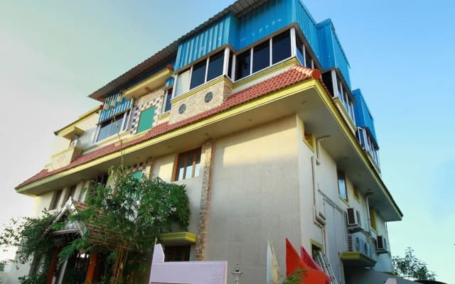 OYO 5672 Vaani Villa