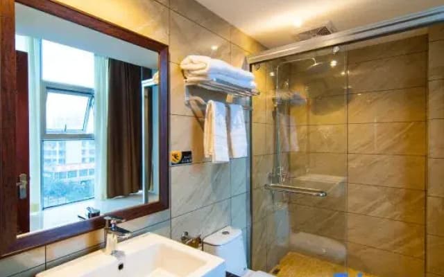 Jingshe Lianhua Hotel (Shaoyang High speed Railway Station Branch)