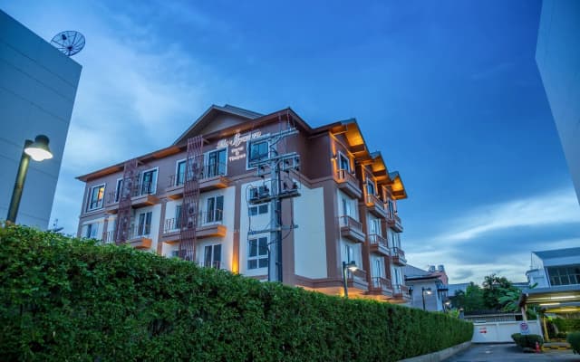 The Signature Hotel Thapae