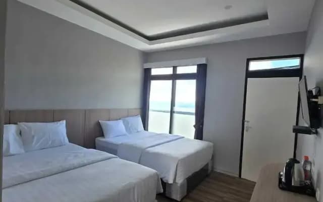 Elge Hotel and Villa Sarangan