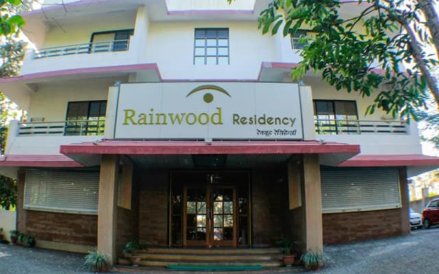OYO 13328 Rainwood Residency