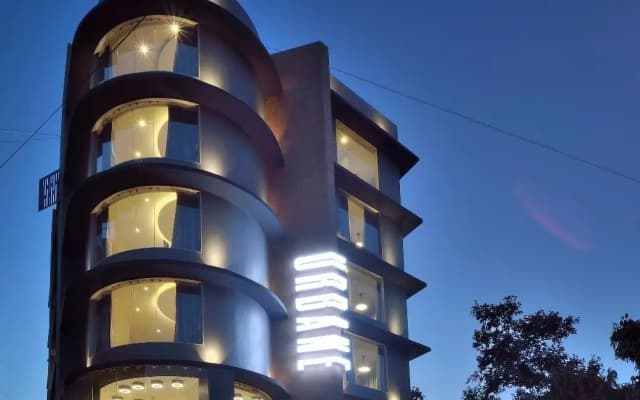 Urbane The Hotel