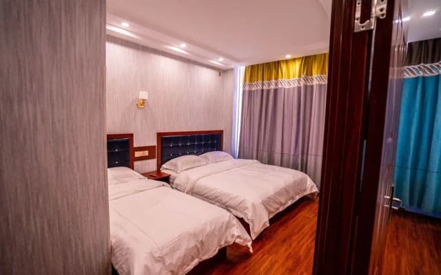 Holiday Hotel