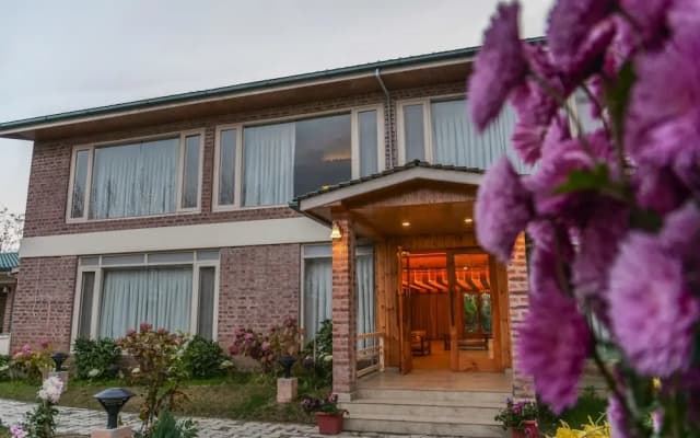 The Orchard Retreat & Spa, Srinagar