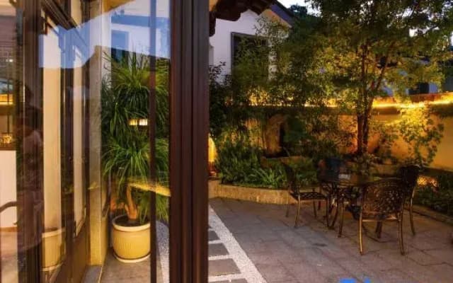 Pu'er Shifu Courtyard Homestay (Tea Horse Ancient Road Scenic Area)