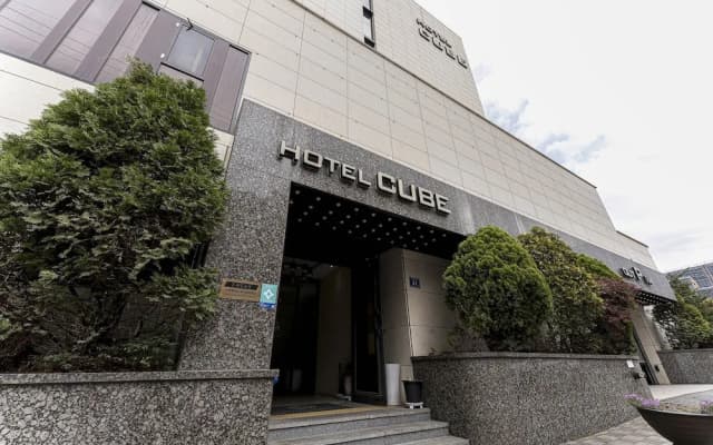 Cube Hotel