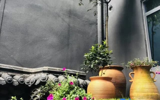 Meet Luck Hotel – West/East Alleys & Elephant Trunk Hill