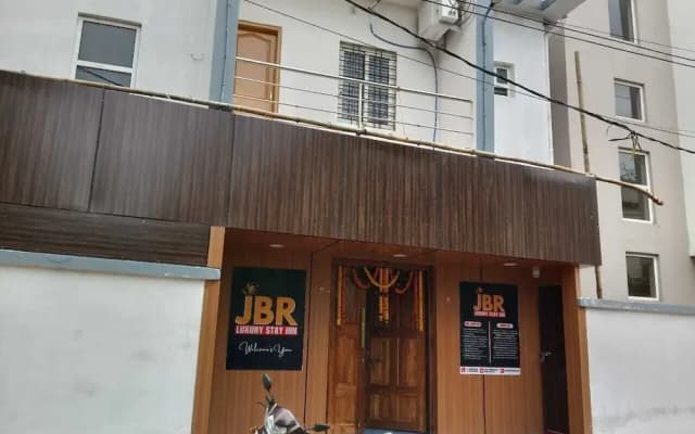 Jbr Stay Inn