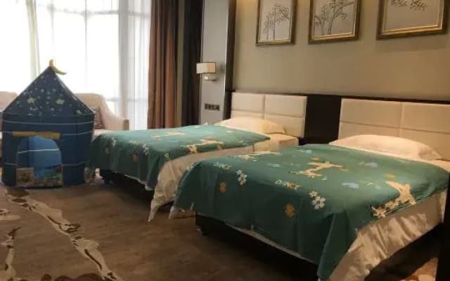 Vienna International Hotel (Jiangmen Hetang Zhongjia Plaza Store)