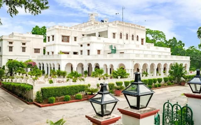 Neemrana's Baradari Palace