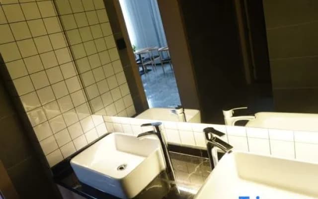 Yuefeng Boutique Hotel (Longyandong Station)