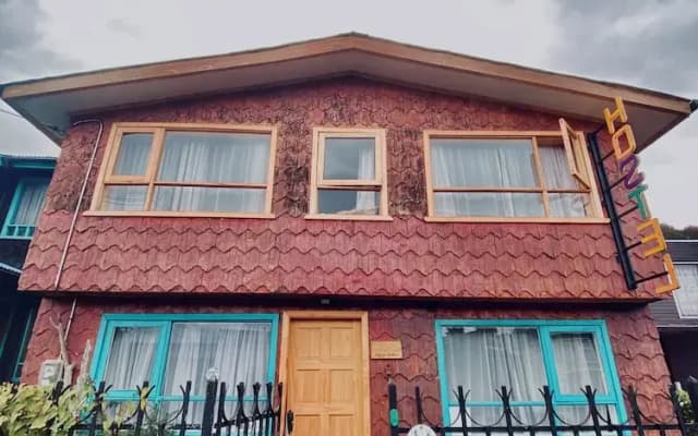 Refugio Ballena Hostel