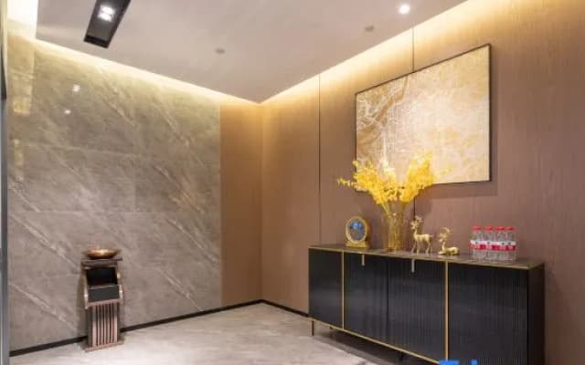 Fuyue Theme Hotel (Jinan Tangye Outlet Store - Original Yishang Hotel)
